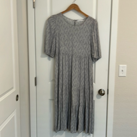 calista Dresses & Skirts - Gray dress - nearly new only wore twice.